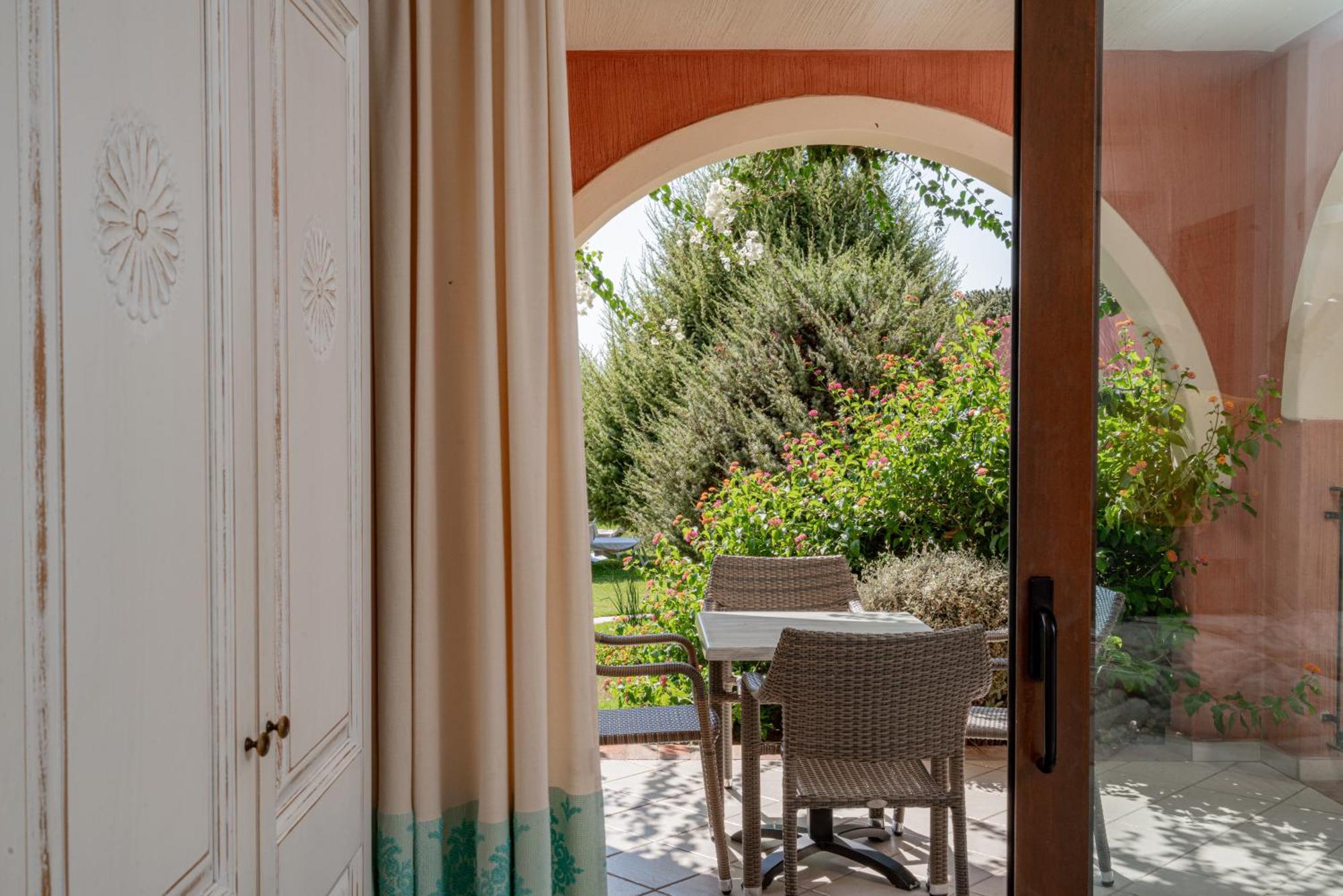 Hotel Mariposas Villasimius Exterior photo