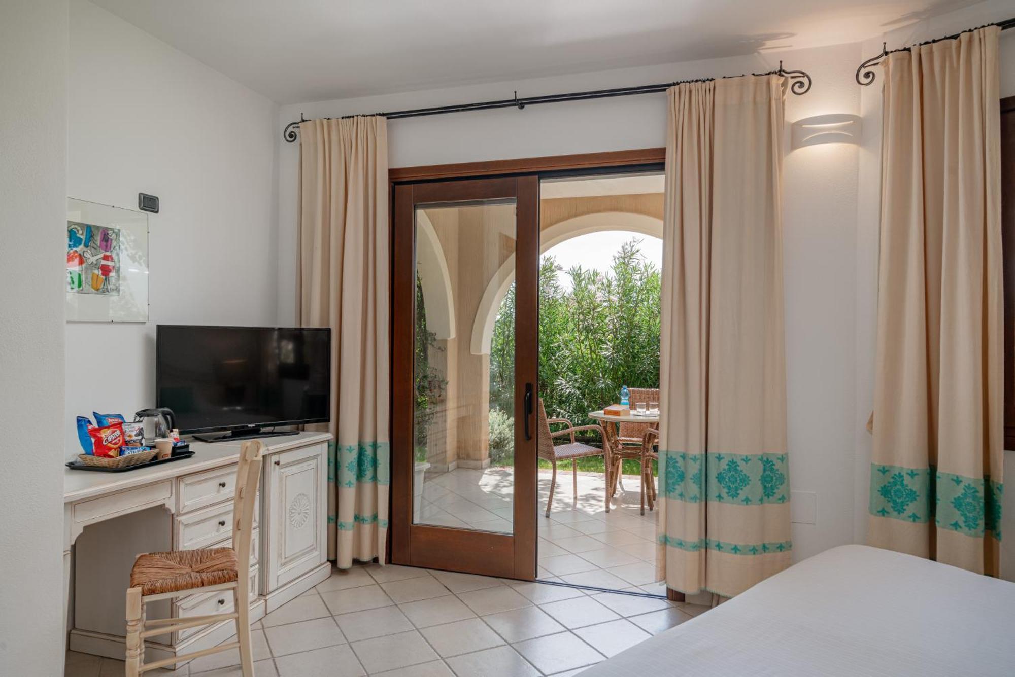 Hotel Mariposas Villasimius Exterior photo